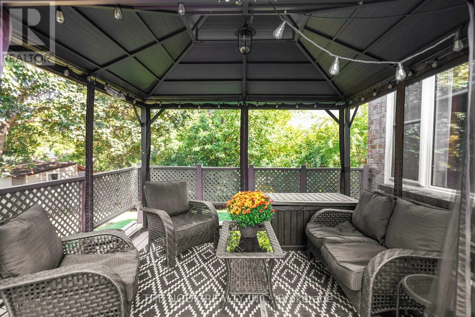1041 MEADOWRIDGE CRESCENT