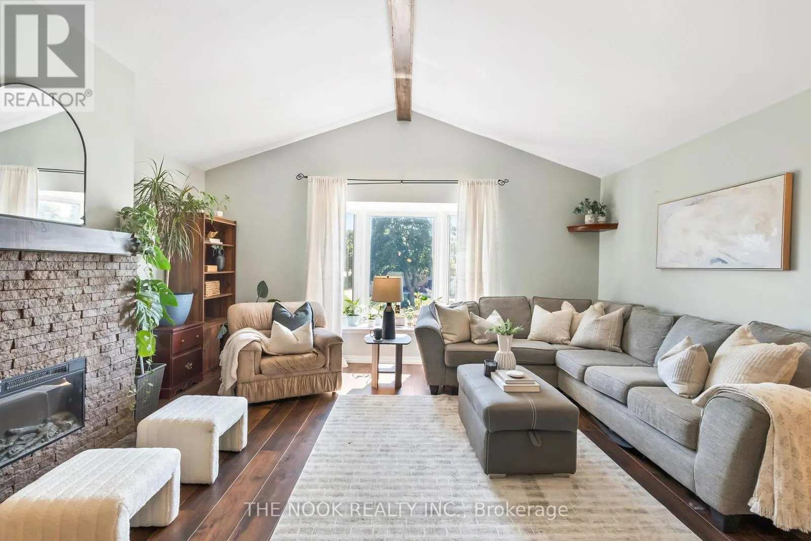 1041 MEADOWRIDGE CRESCENT