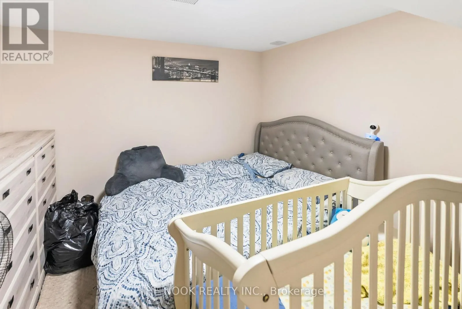 1041 MEADOWRIDGE CRESCENT