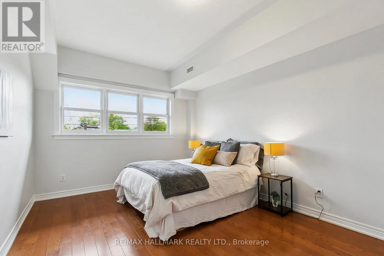 206 - 1 LAWLOR AVENUE