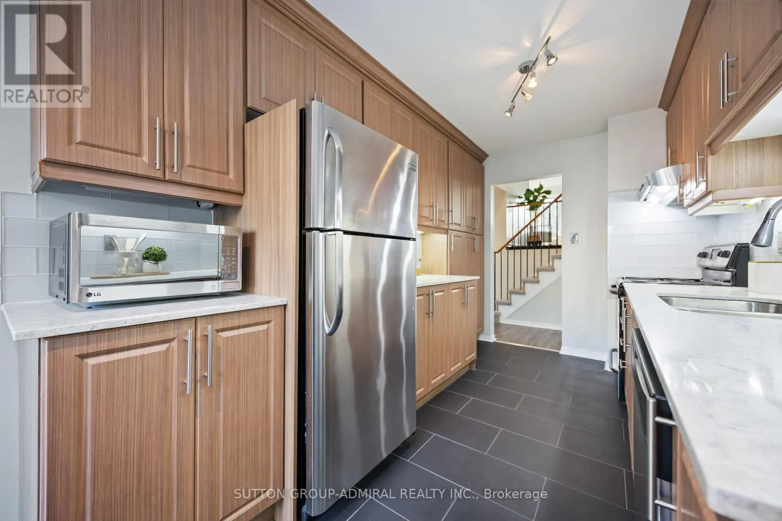 12 TILBURN PLACE