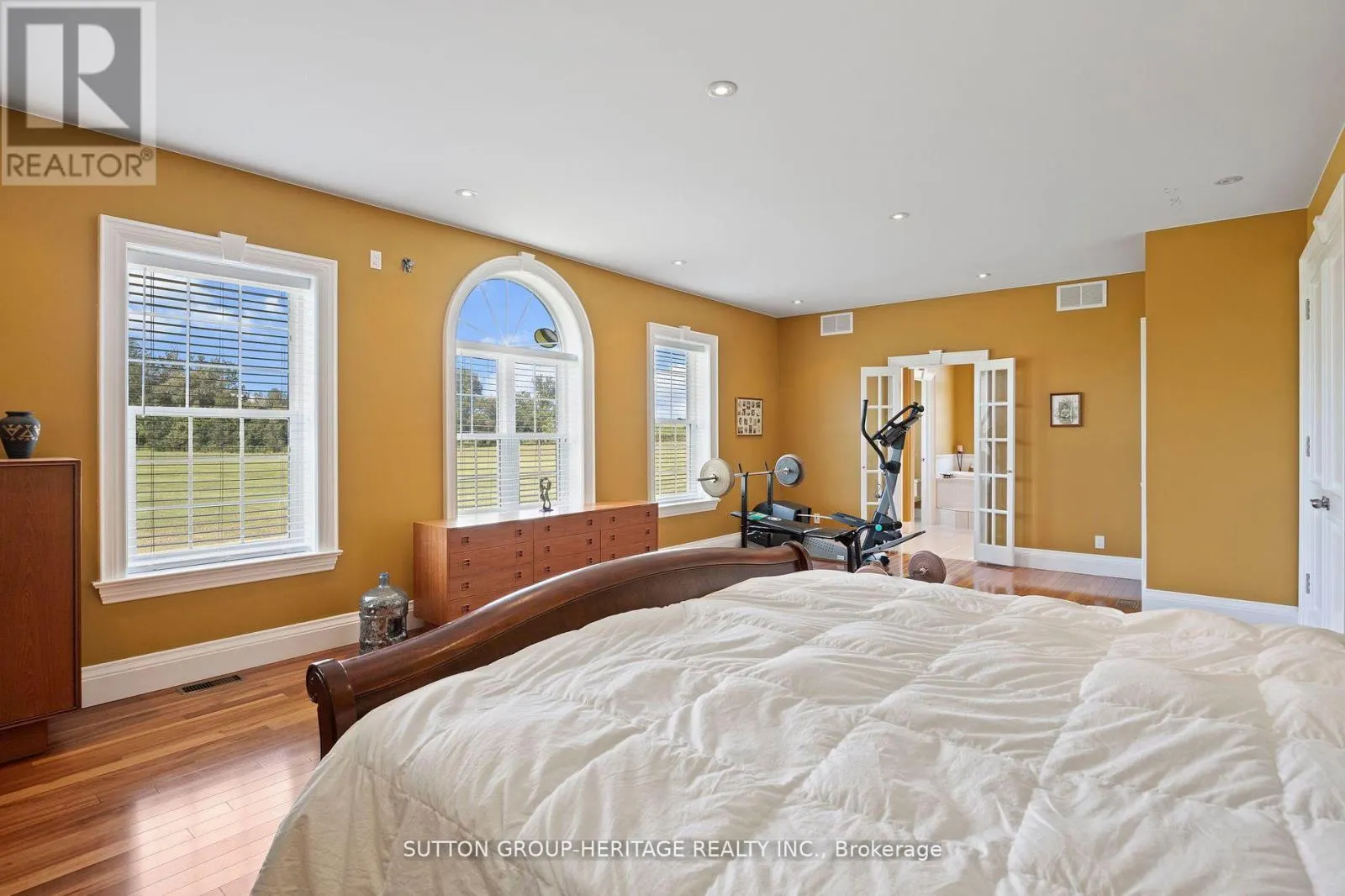2100 TAUNTON ROAD