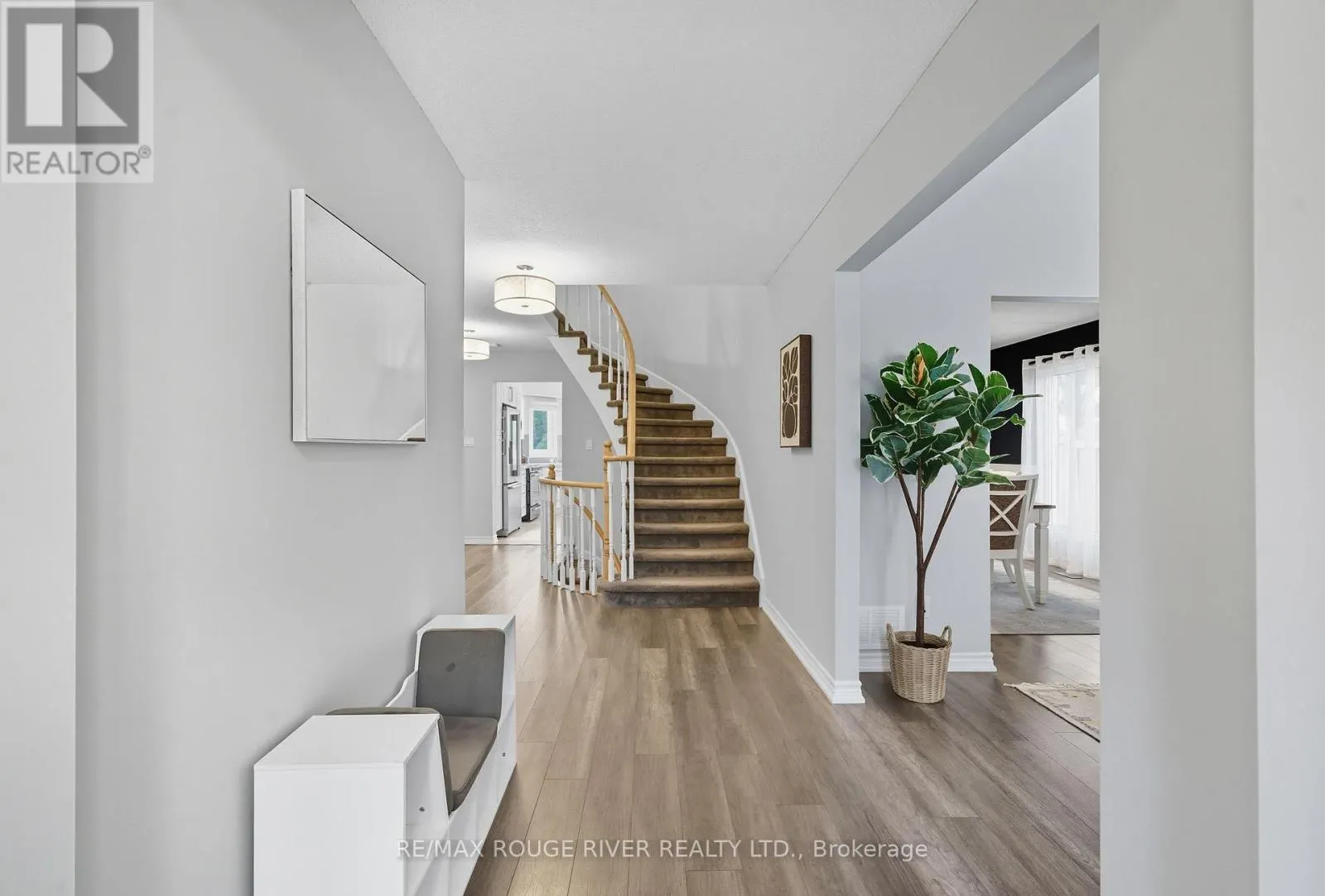980 SANDCLIFF DRIVE