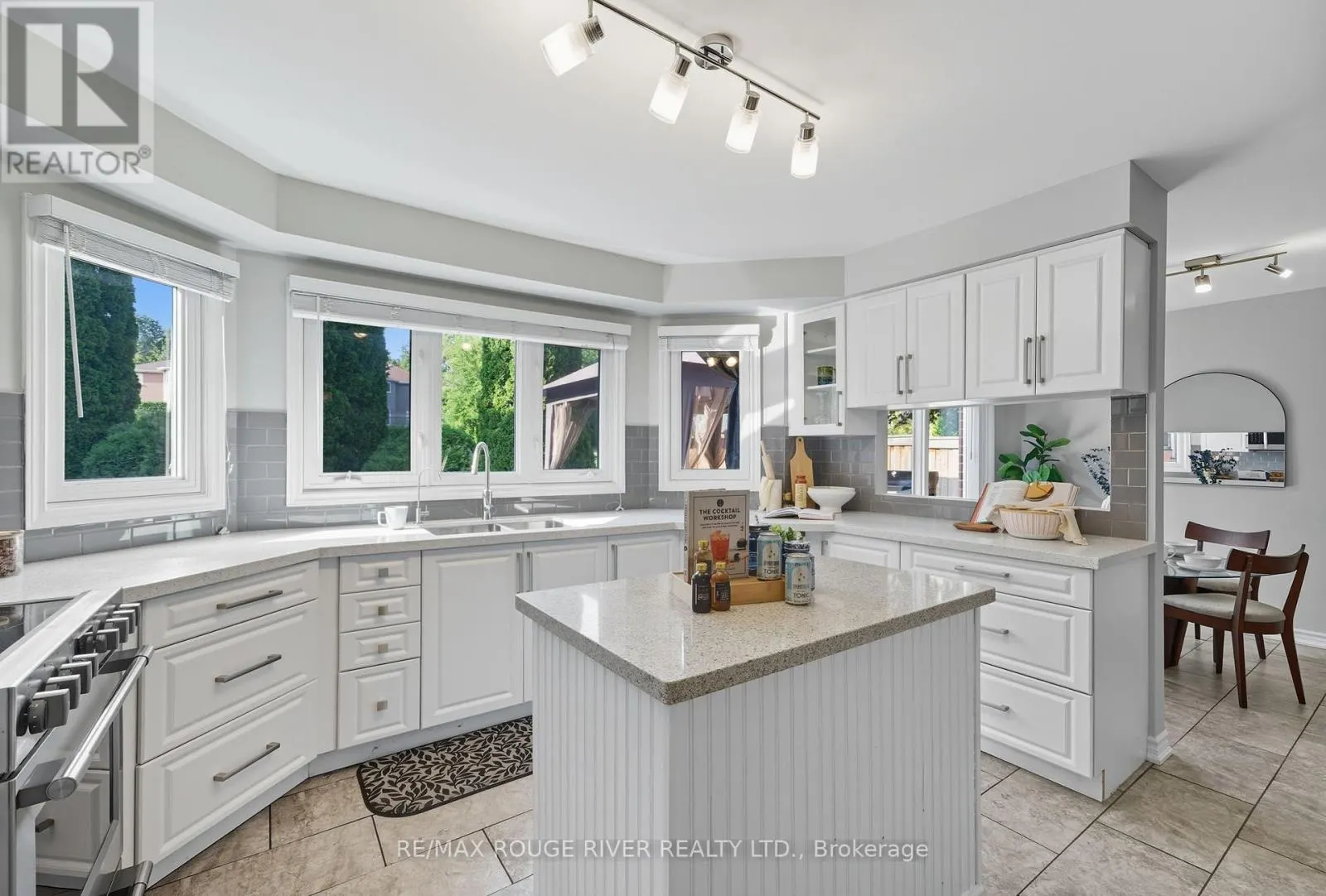980 SANDCLIFF DRIVE