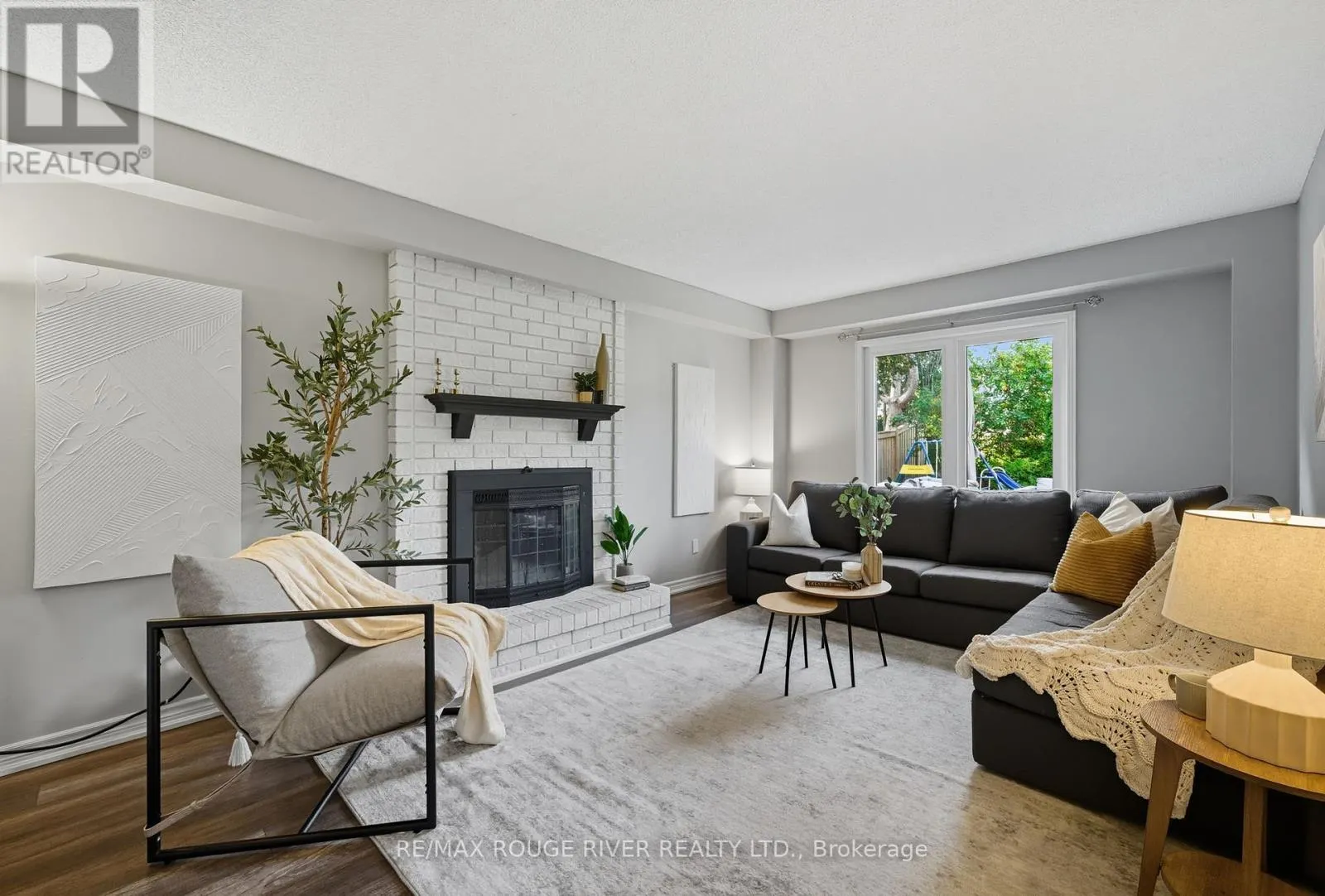 980 SANDCLIFF DRIVE