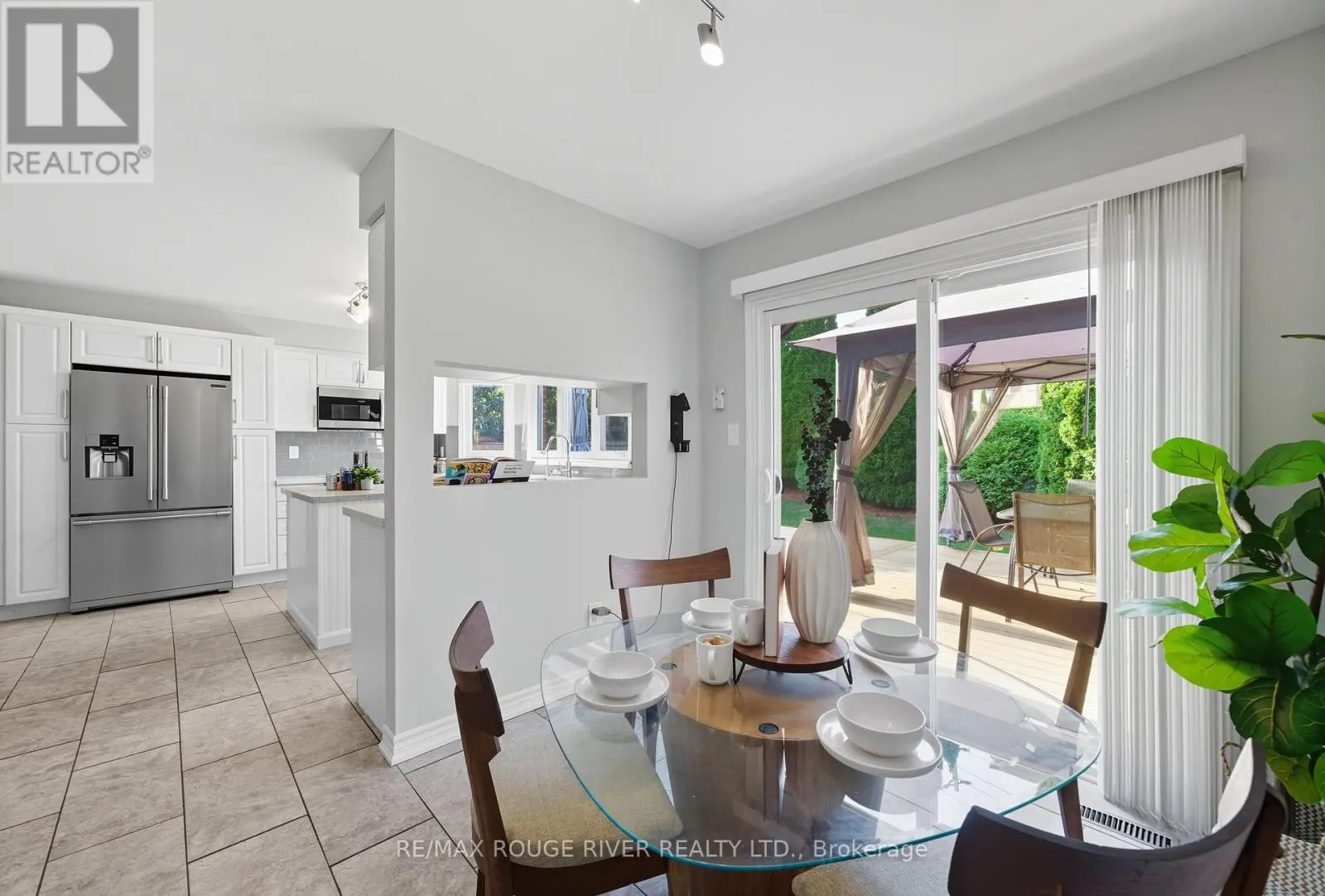 980 SANDCLIFF DRIVE