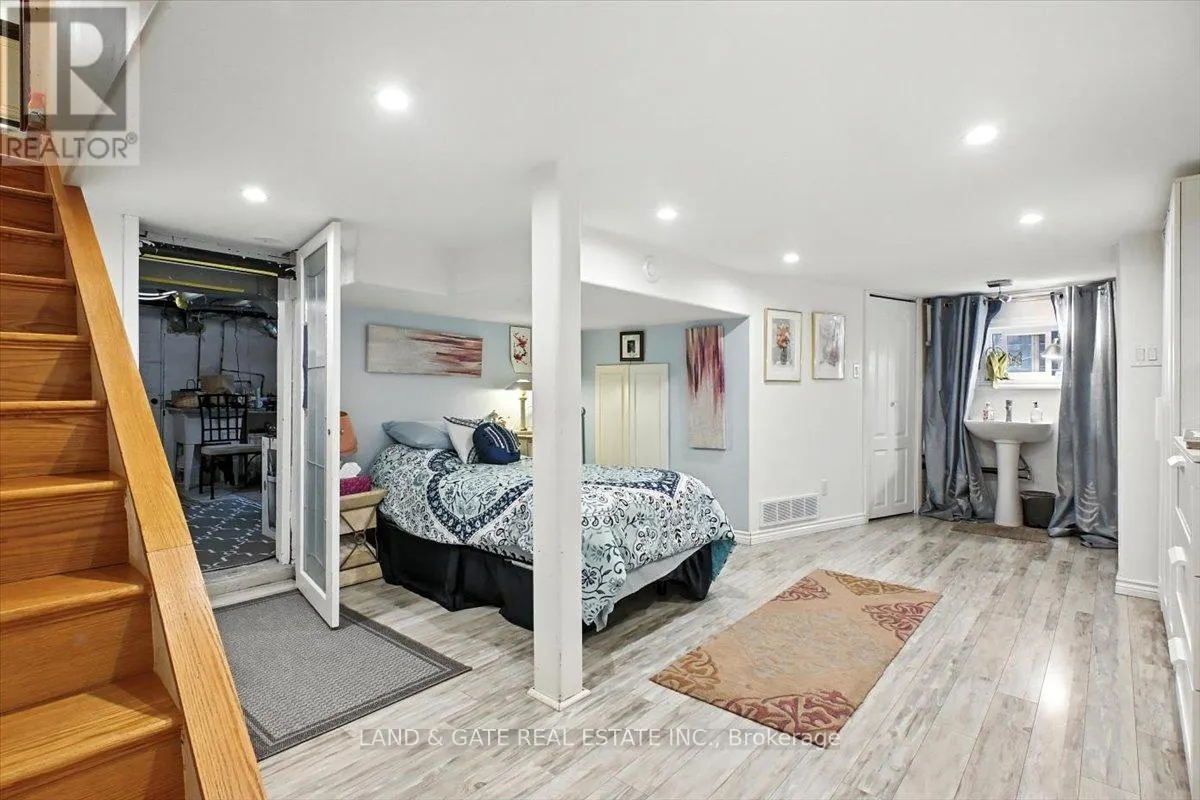 519 KINGSTON ROAD W