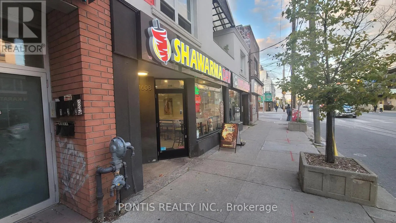 1608 QUEEN STREET E