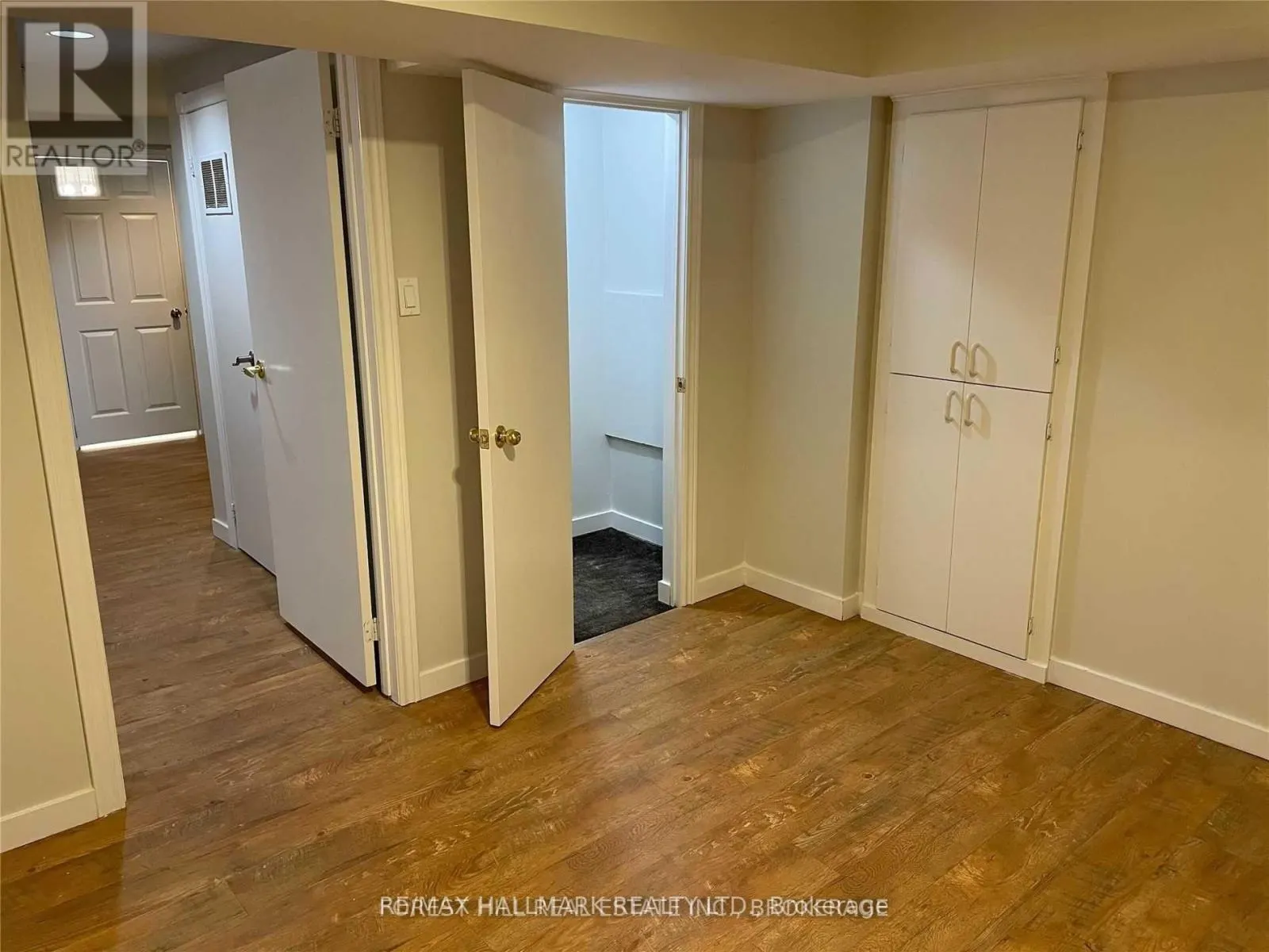 11 EMPSON COURT