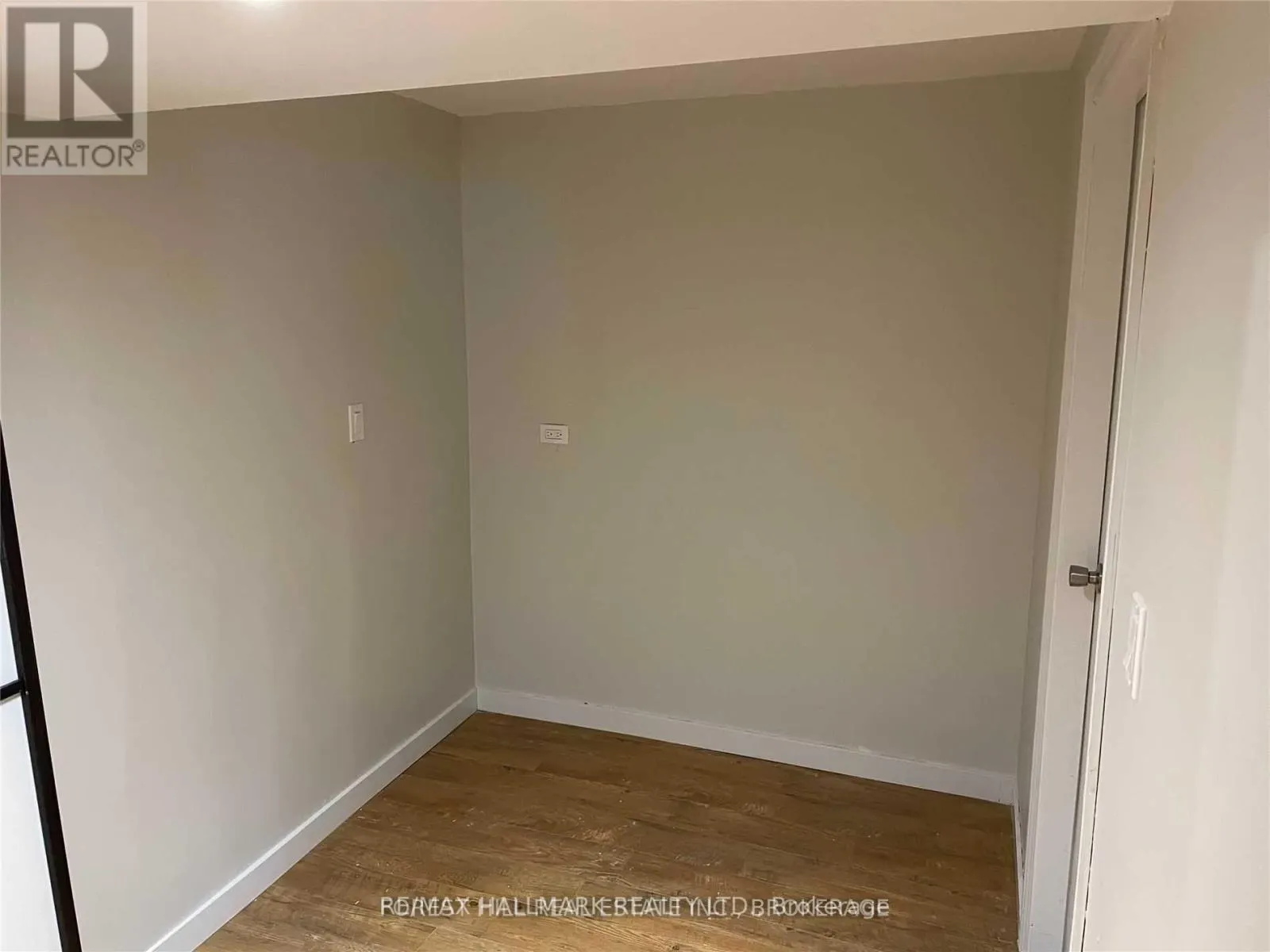 11 EMPSON COURT