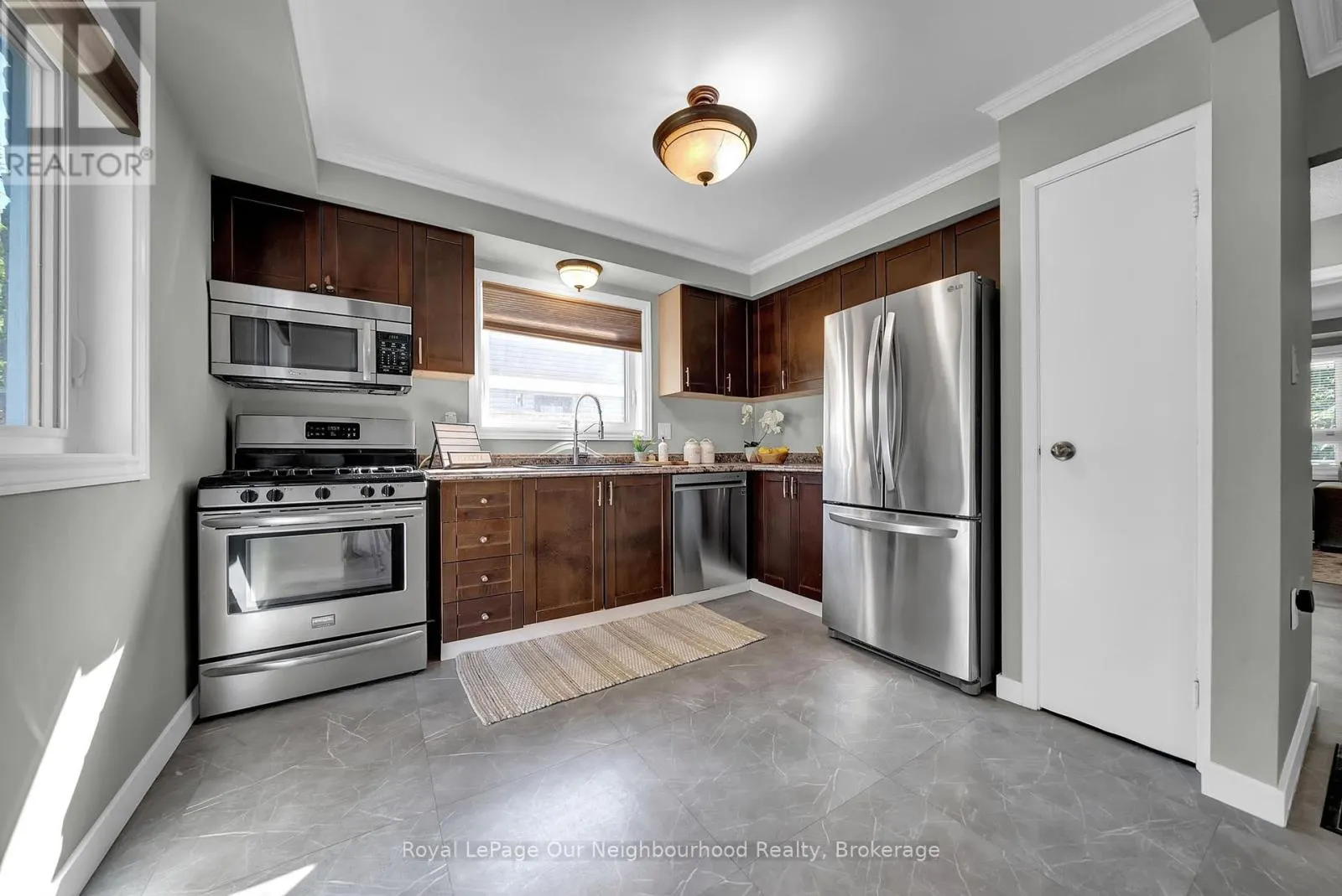 1307 FENELON CRESCENT