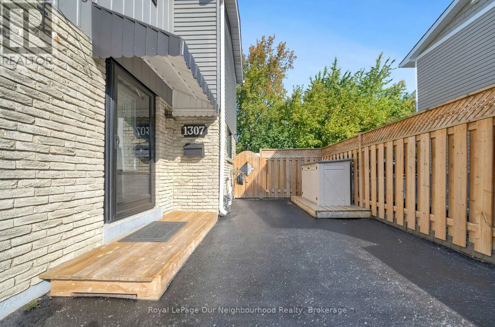 1307 FENELON CRESCENT