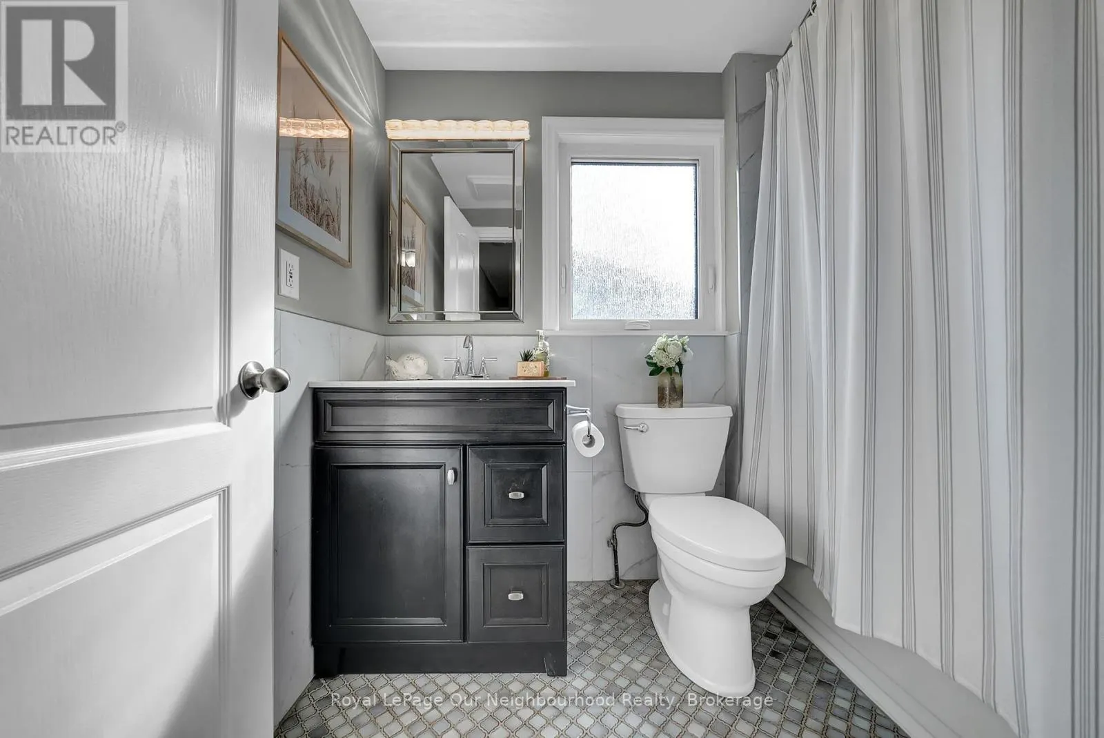 1307 FENELON CRESCENT