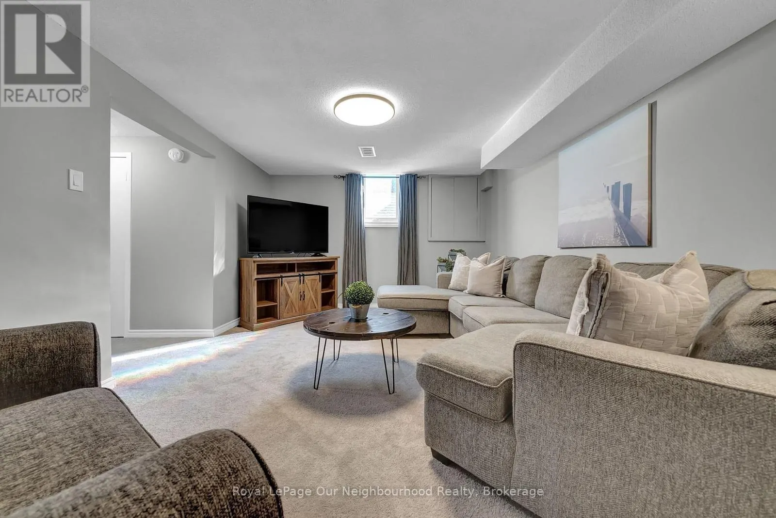 1307 FENELON CRESCENT