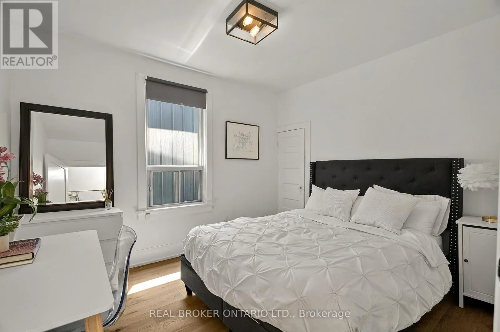 143 PARKMOUNT ROAD