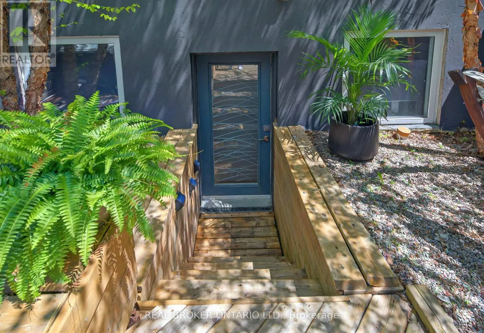 143 PARKMOUNT ROAD