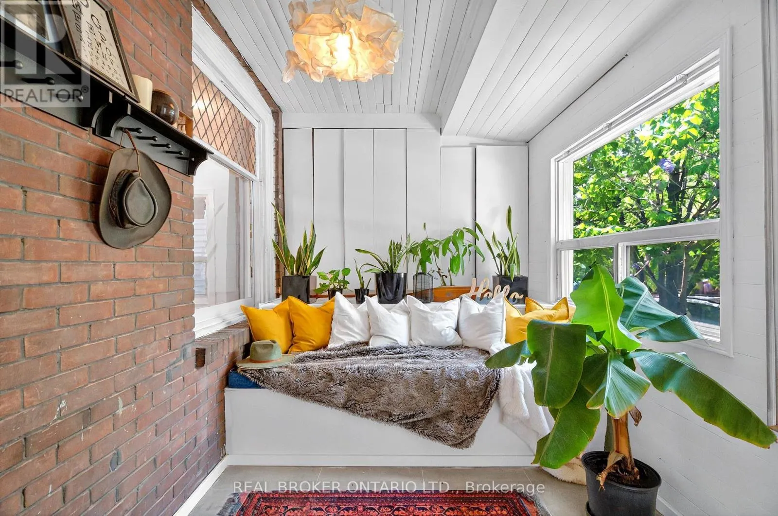 143 PARKMOUNT ROAD