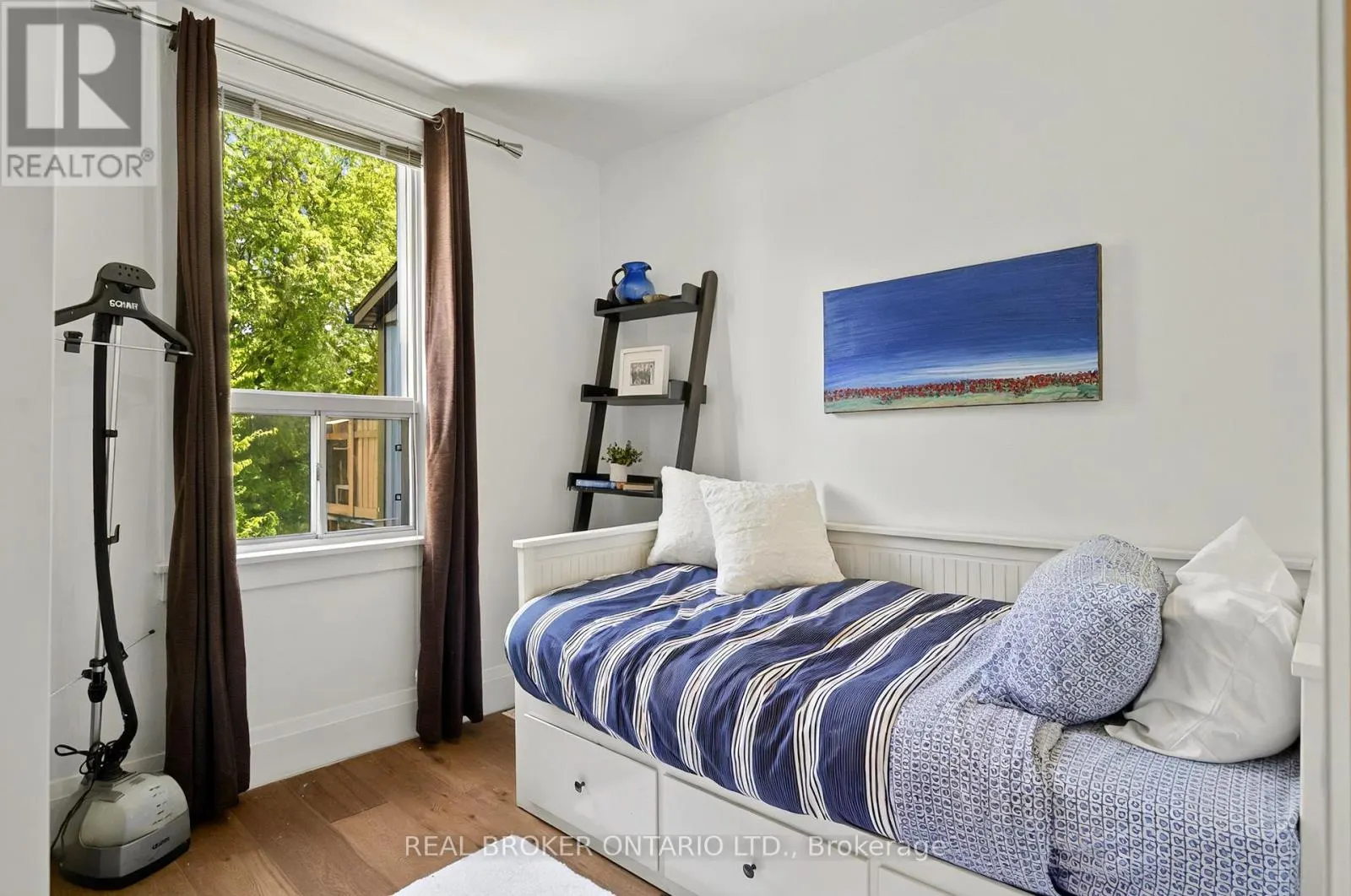 143 PARKMOUNT ROAD