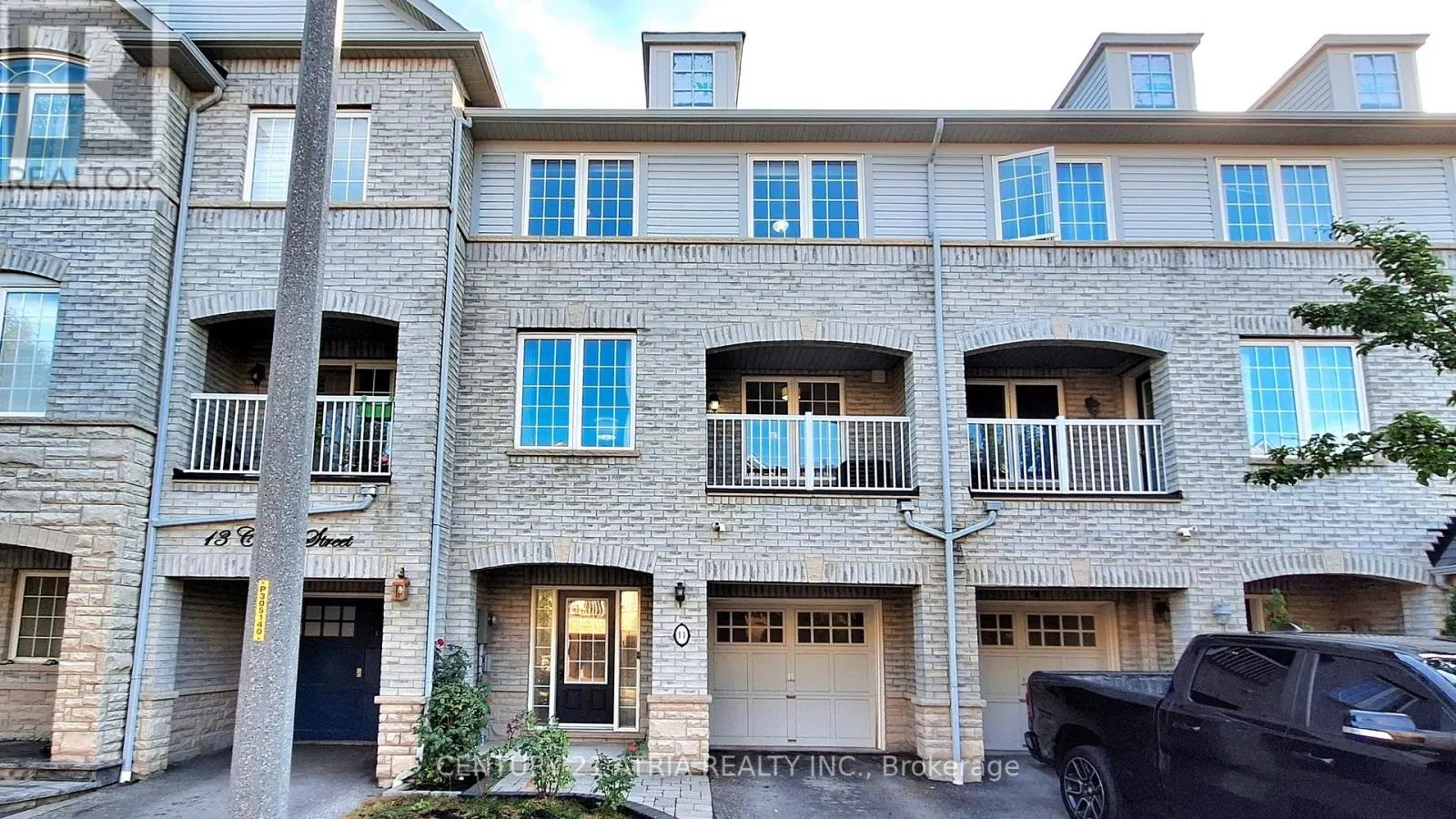 11 CLOWES STREET