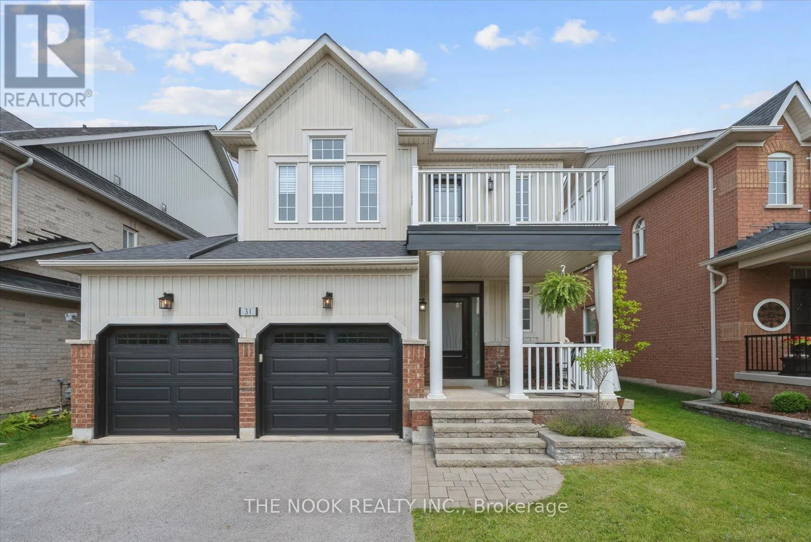 31 QUEENSPLATE DRIVE