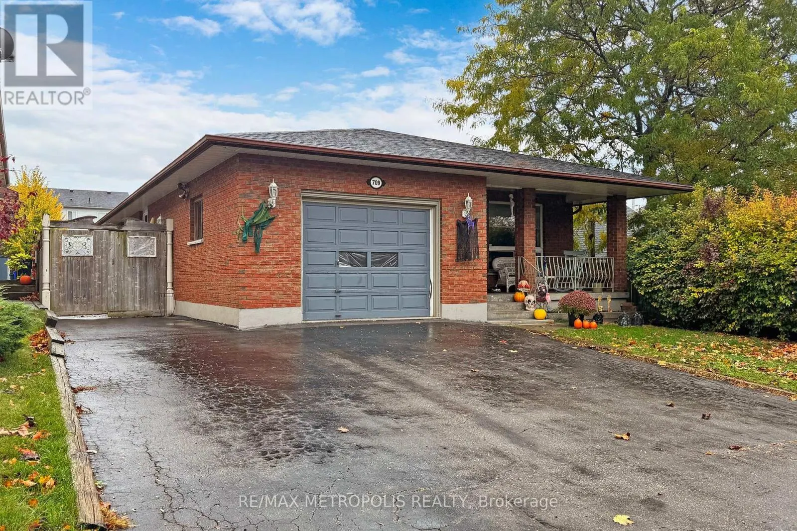 709 KEATES AVENUE