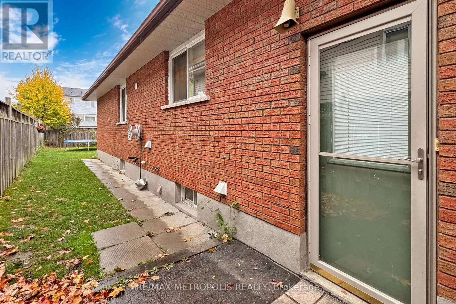 709 KEATES AVENUE