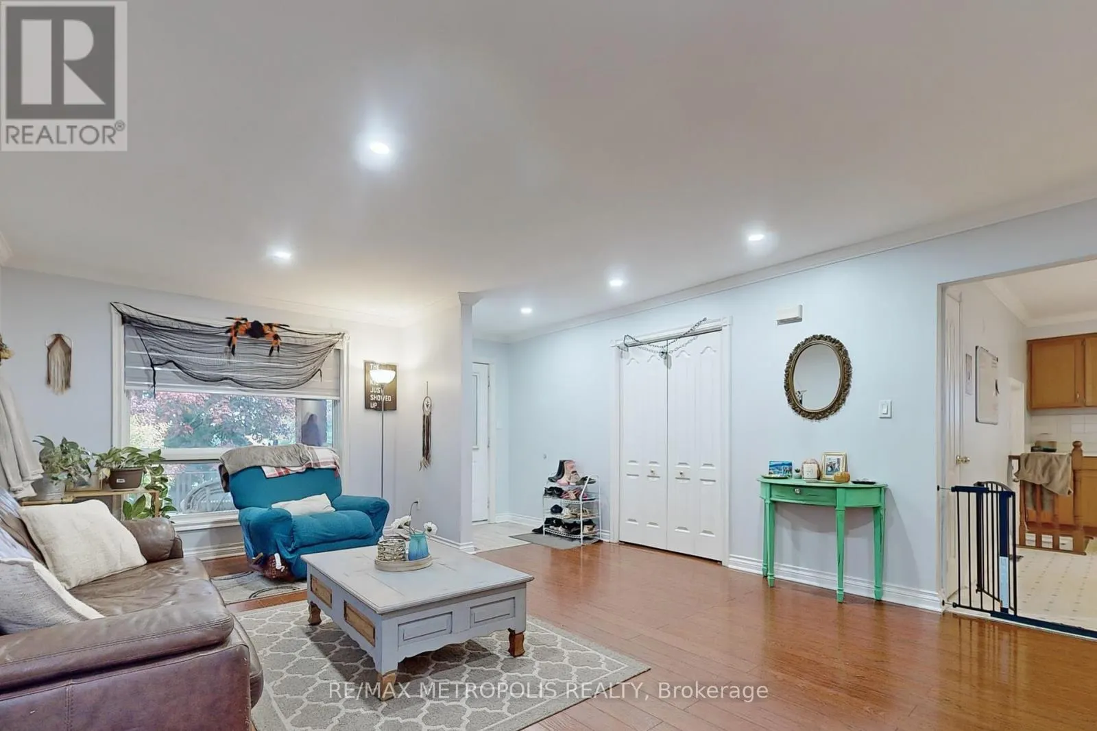709 KEATES AVENUE