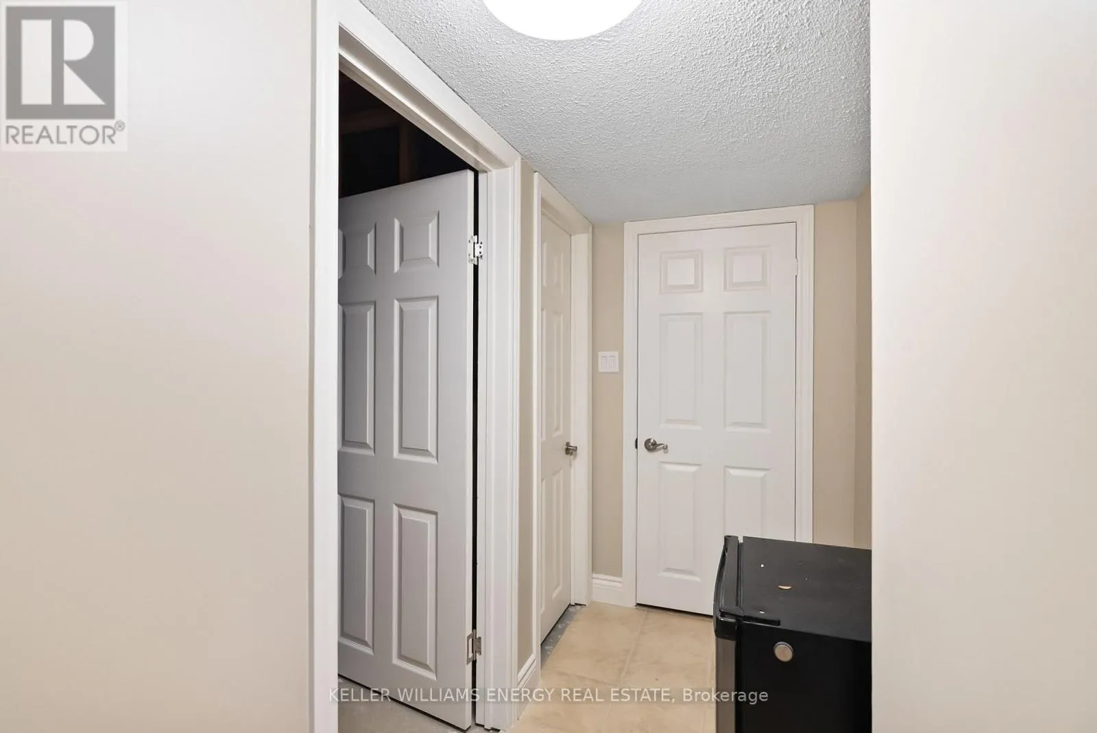 807 REGAL CRESCENT