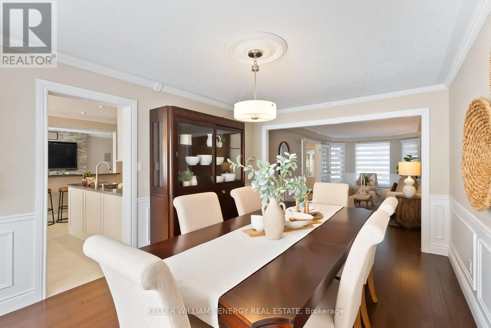 807 REGAL CRESCENT