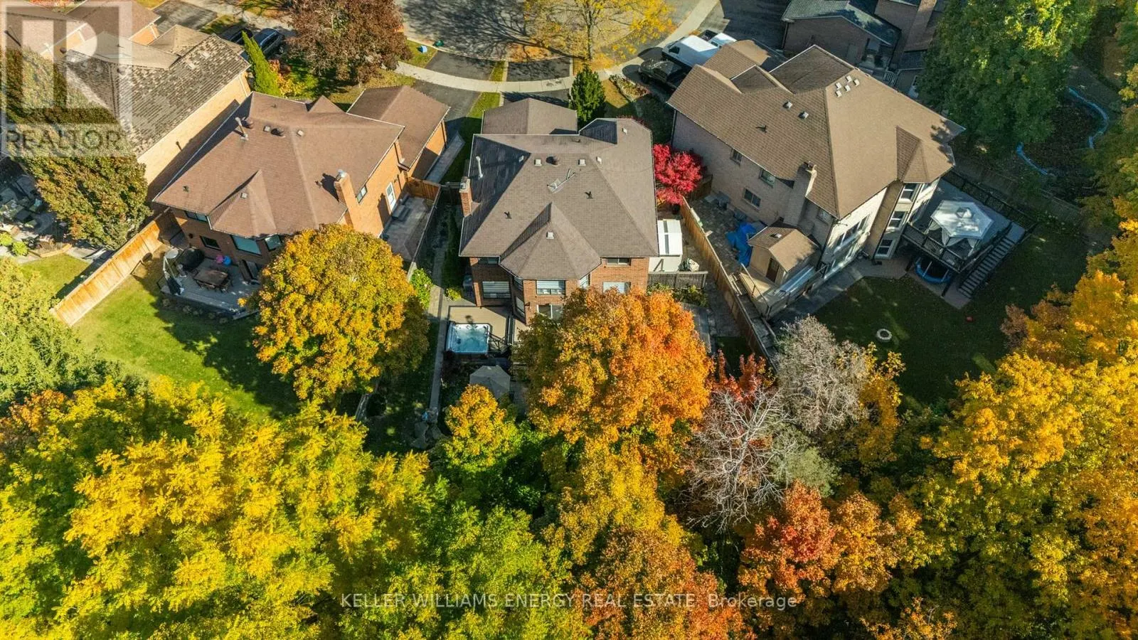 807 REGAL CRESCENT