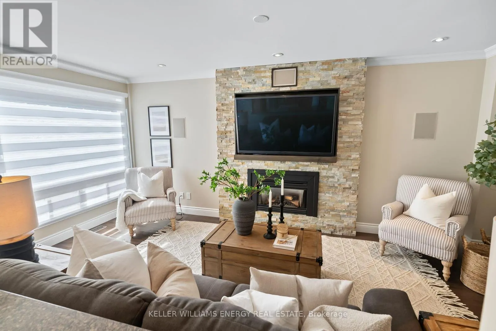 807 REGAL CRESCENT