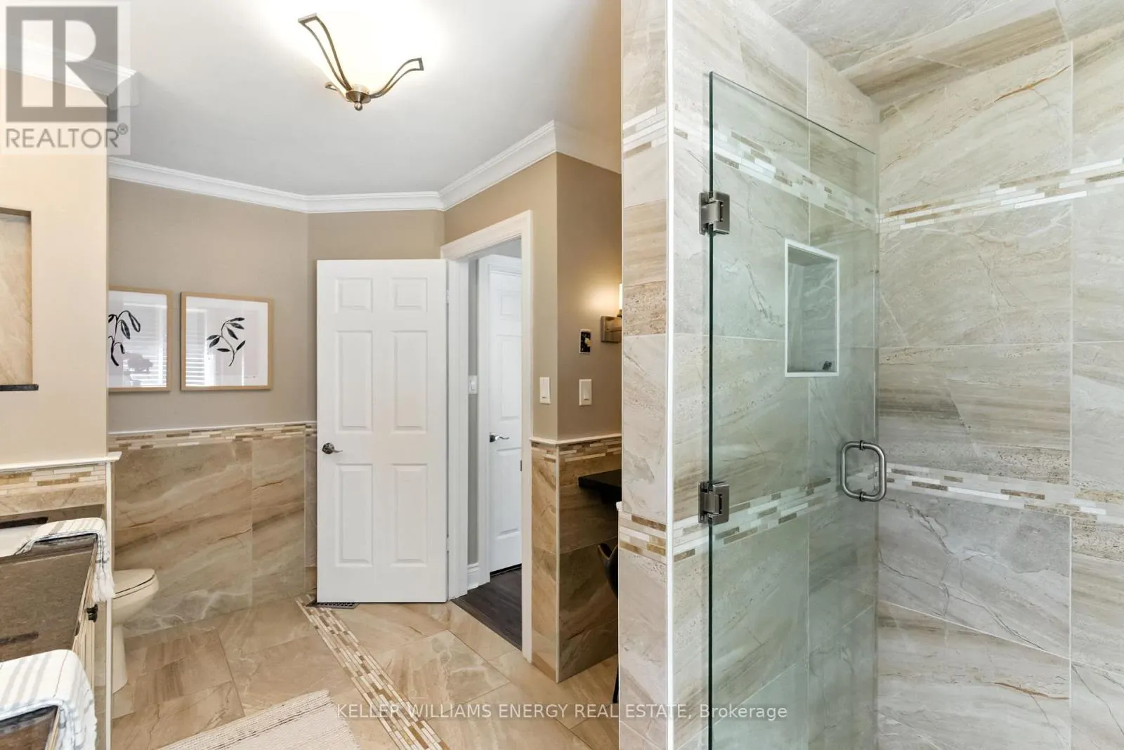 807 REGAL CRESCENT