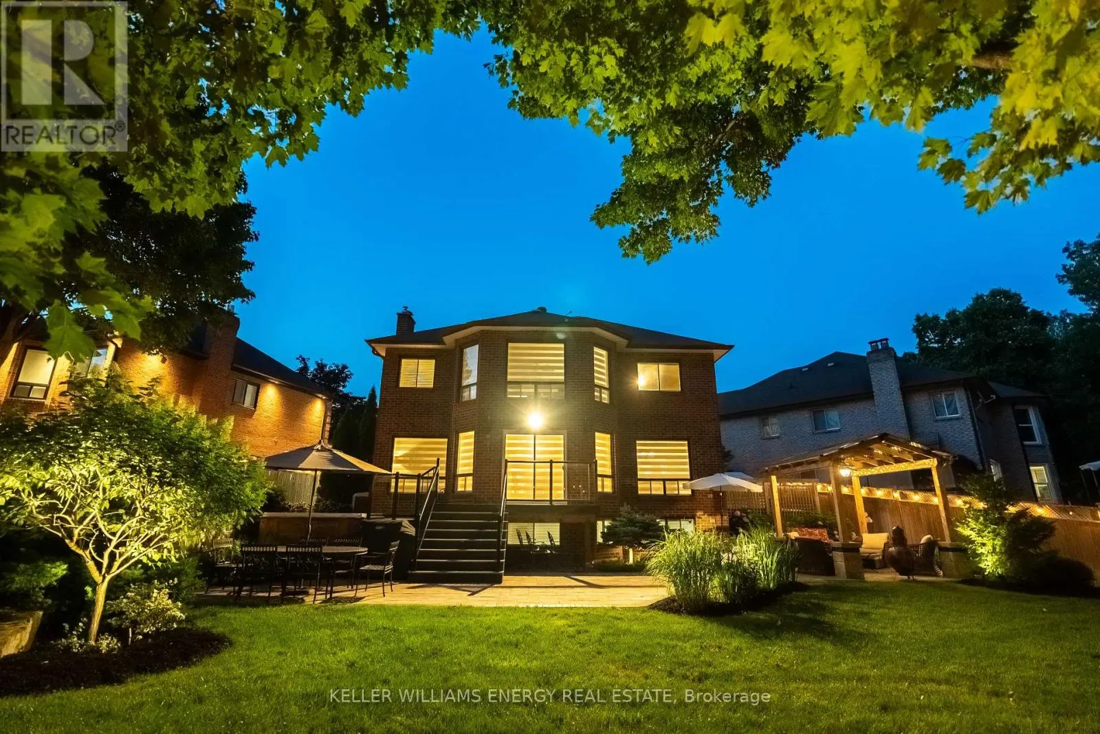 807 REGAL CRESCENT