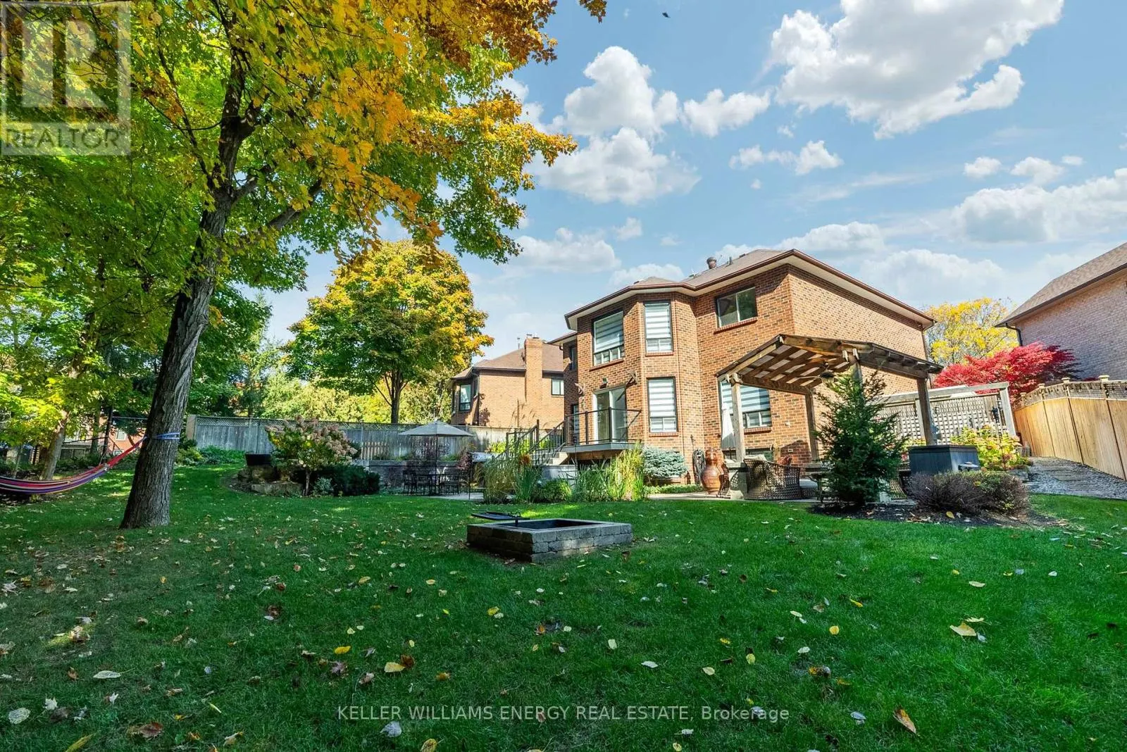807 REGAL CRESCENT
