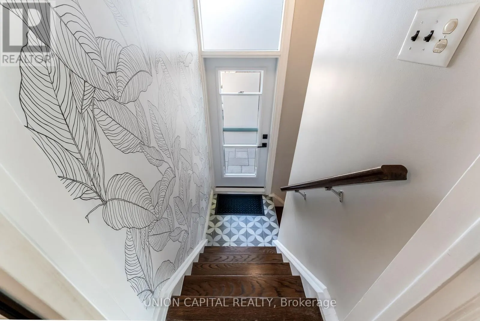 226 CASS AVENUE