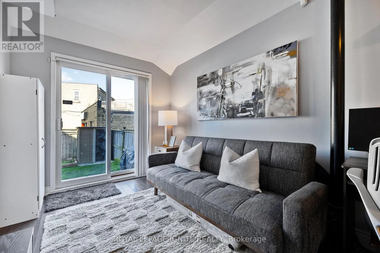 12 ELI SHACKLETON COURT