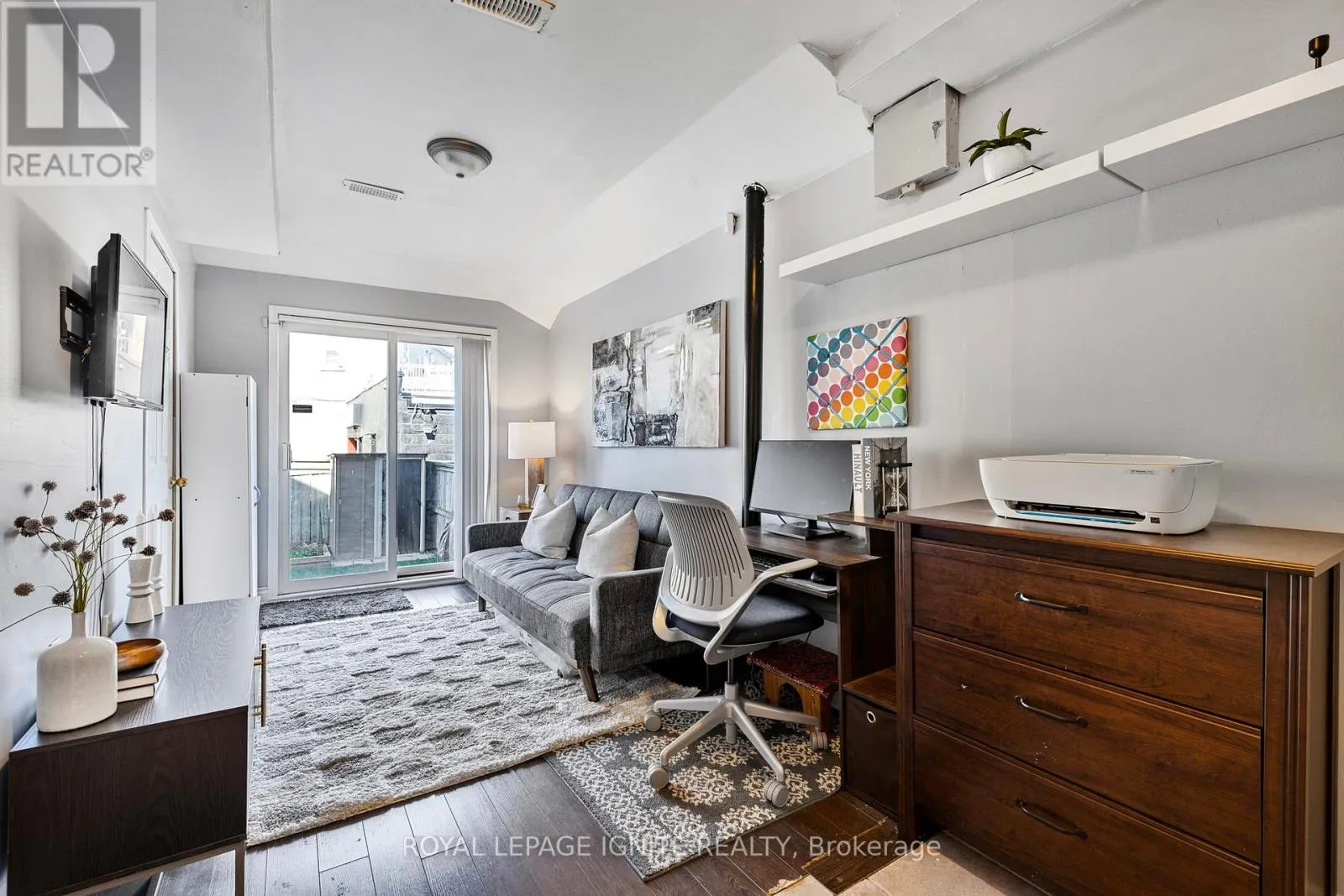 12 ELI SHACKLETON COURT