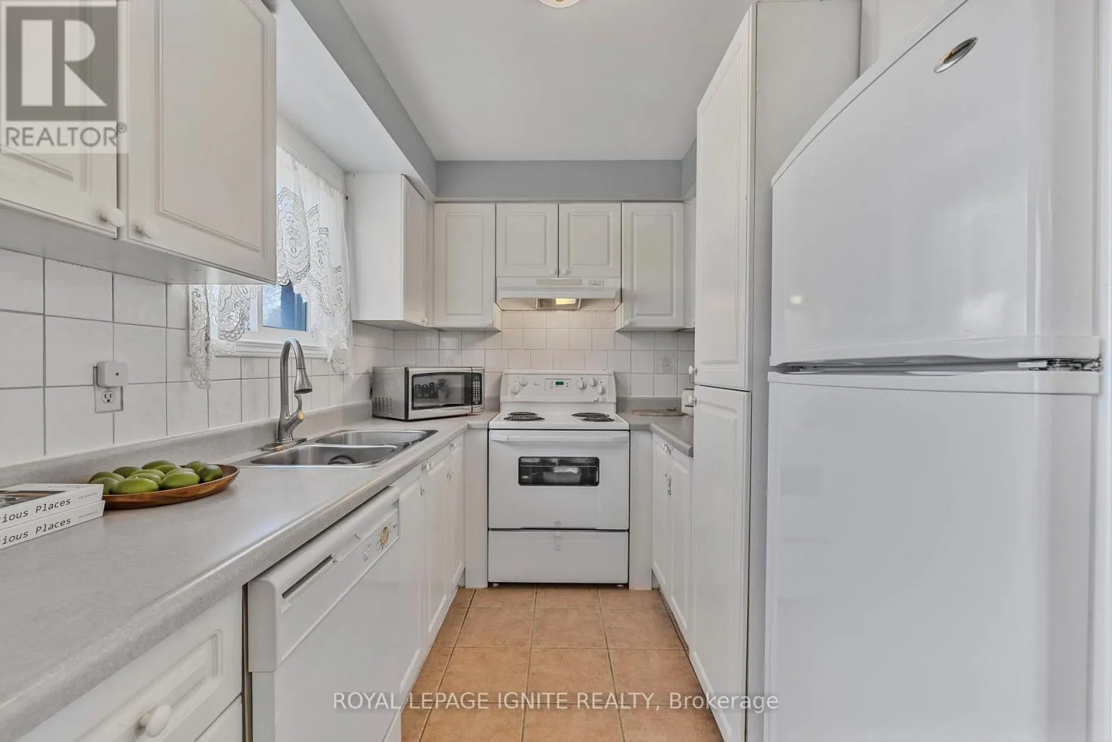 12 ELI SHACKLETON COURT