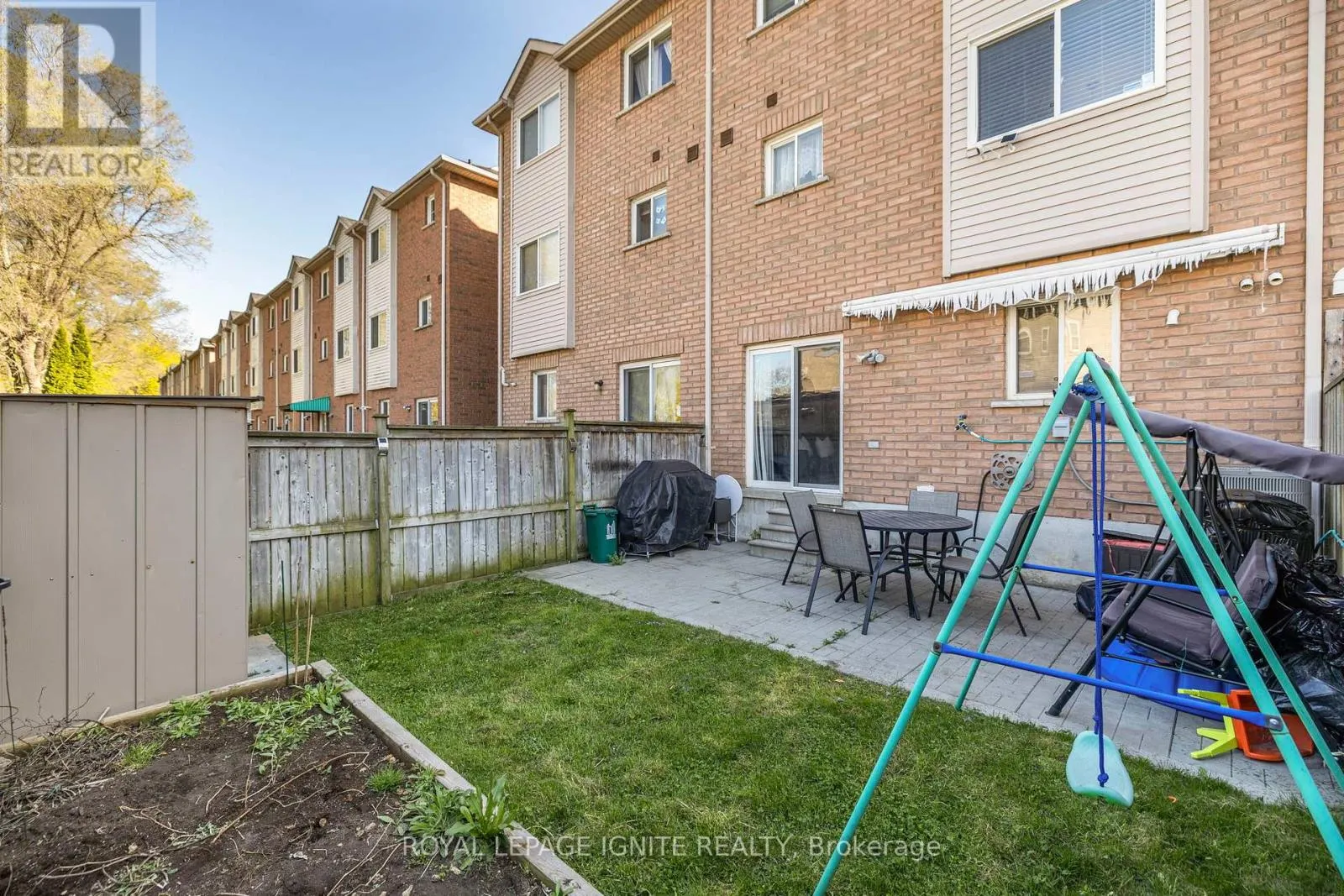 12 ELI SHACKLETON COURT