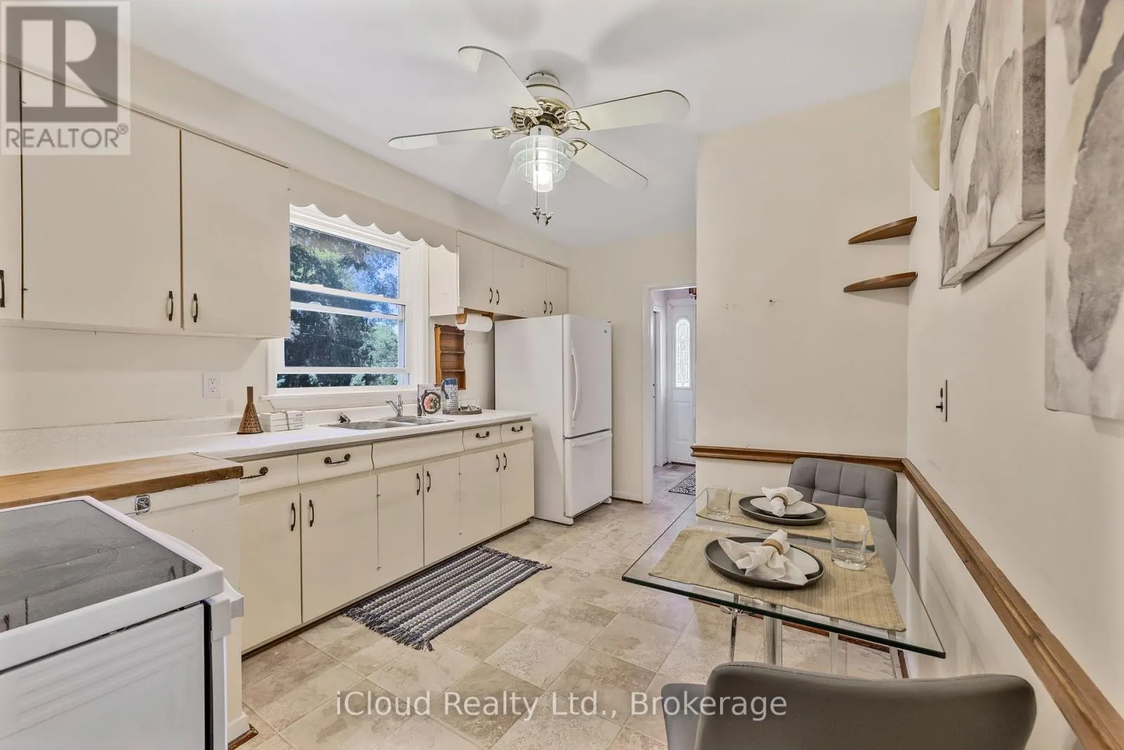 192 BEECHGROVE DRIVE
