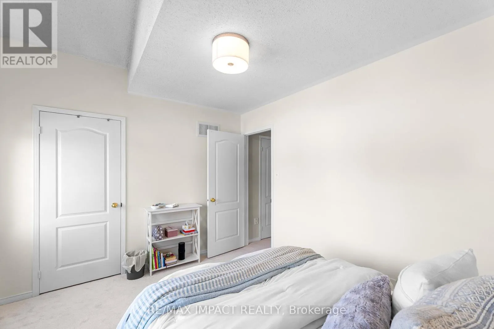 1 WINDBREAK CRESCENT