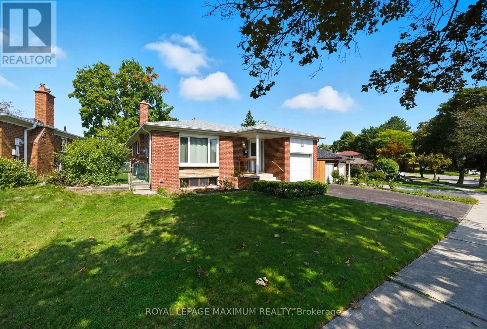 36 BOARHILL DRIVE