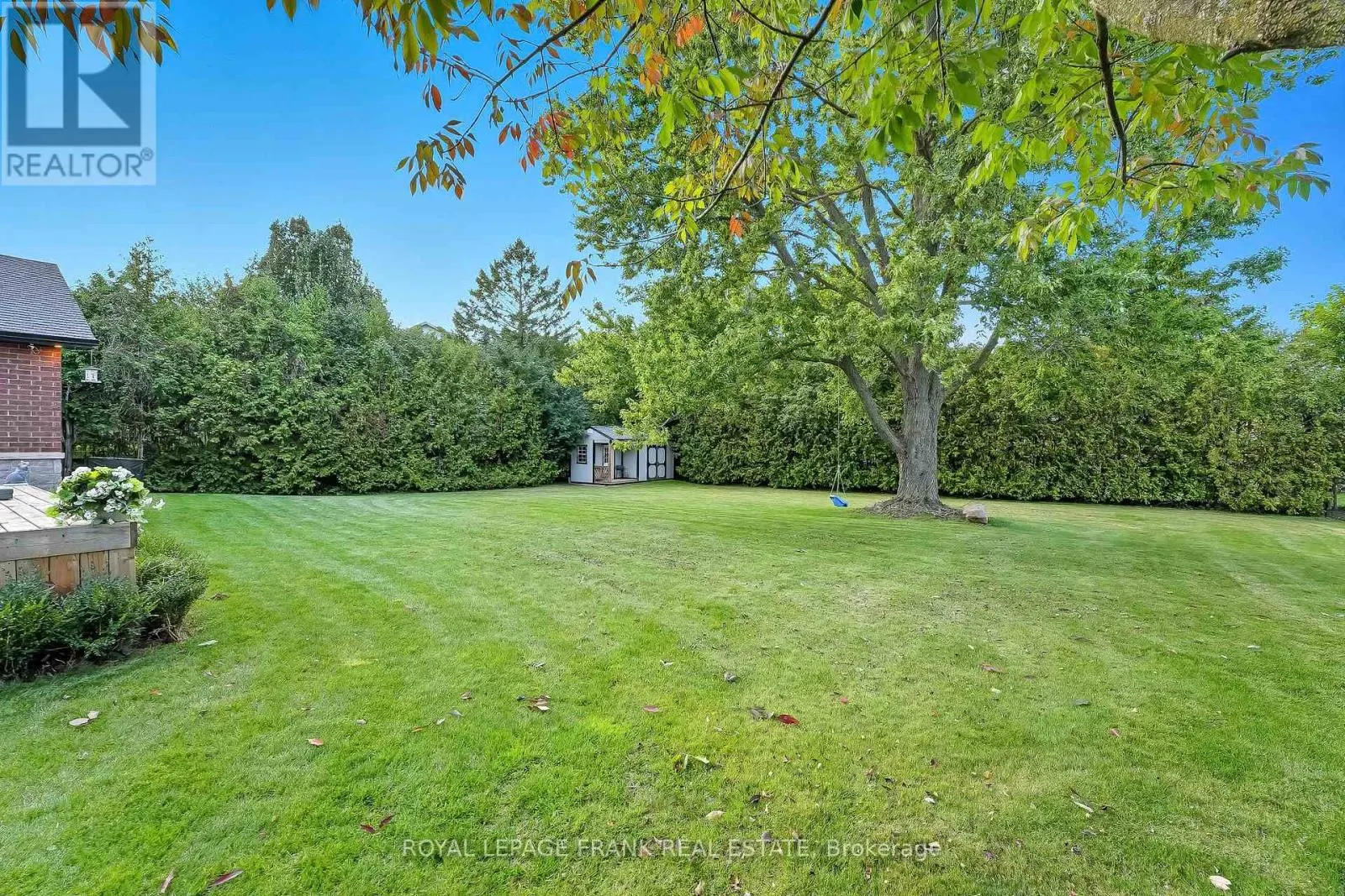 393 LORNE STREET