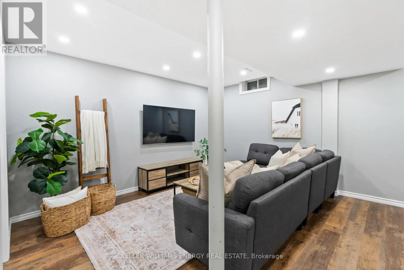102 LOWNIE COURT