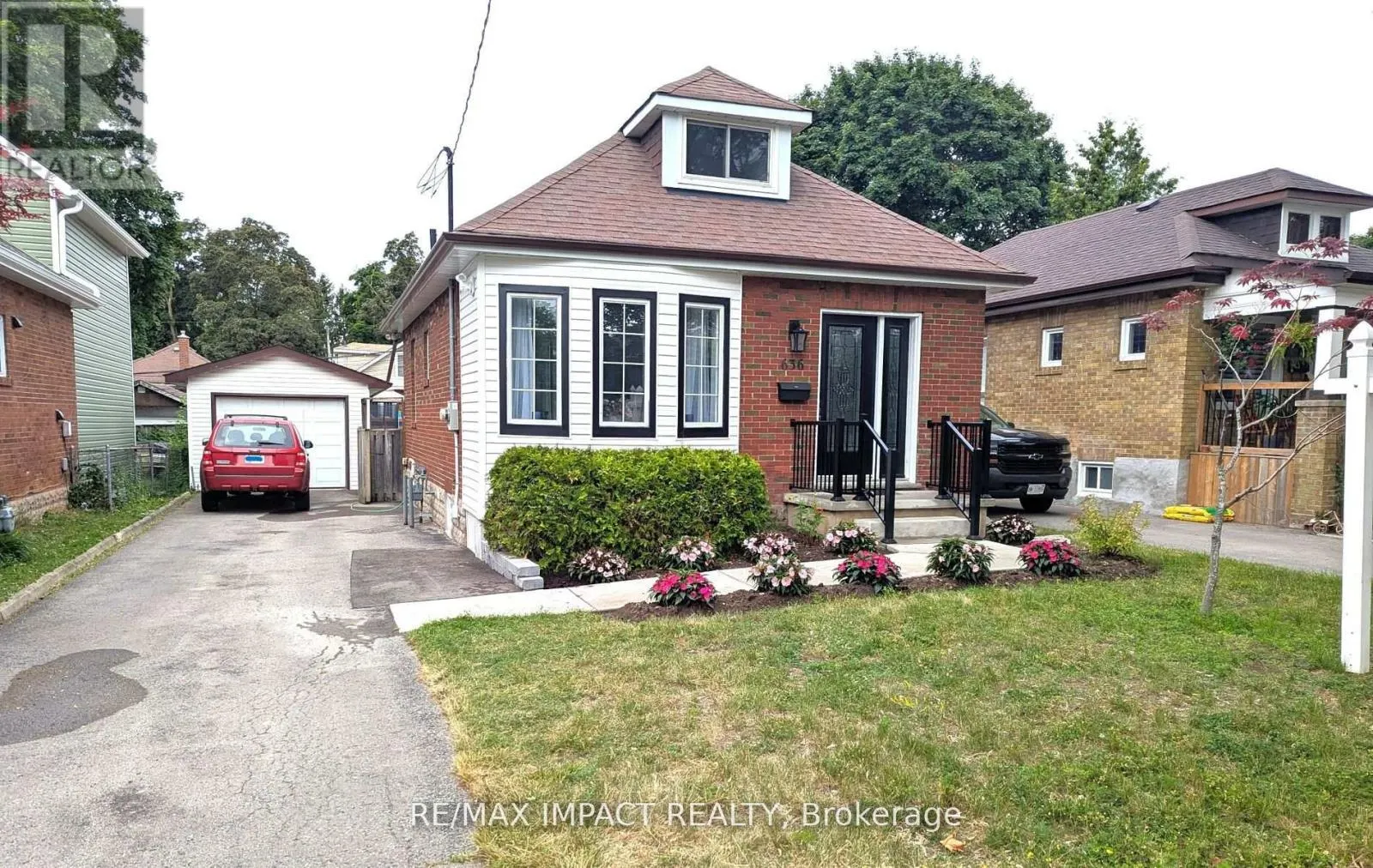 636 CHRISTIE AVENUE