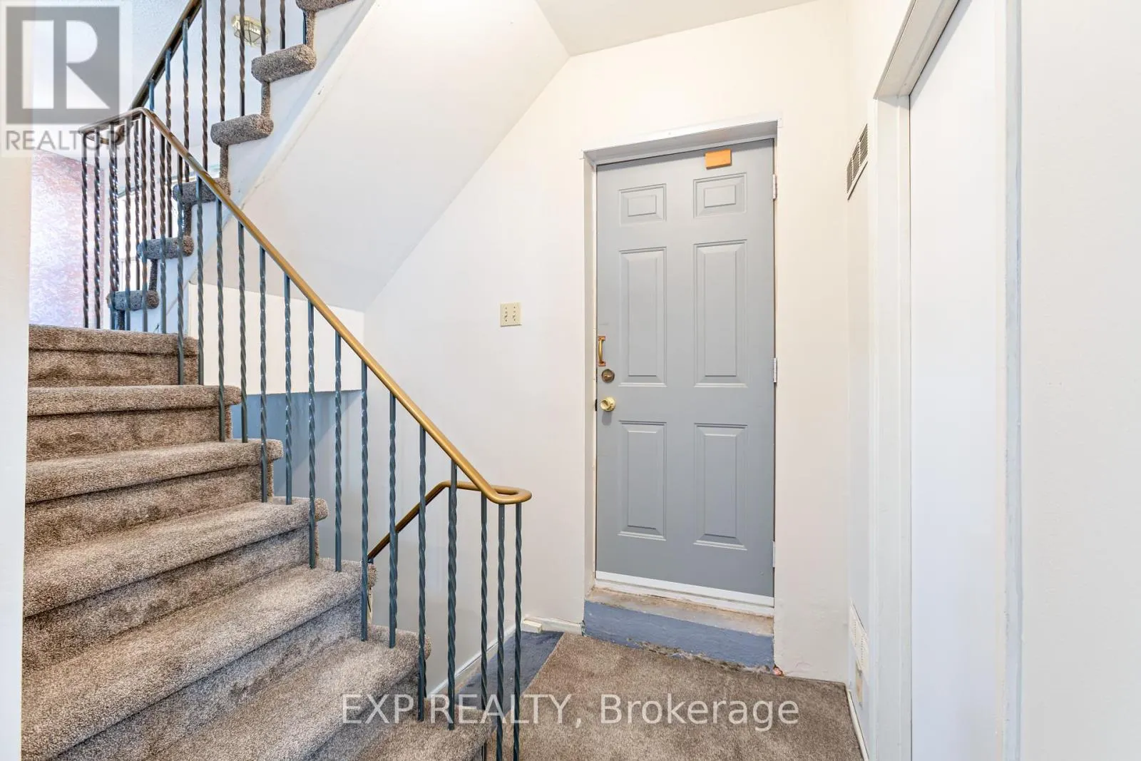 70 PILKINGTON CRESCENT