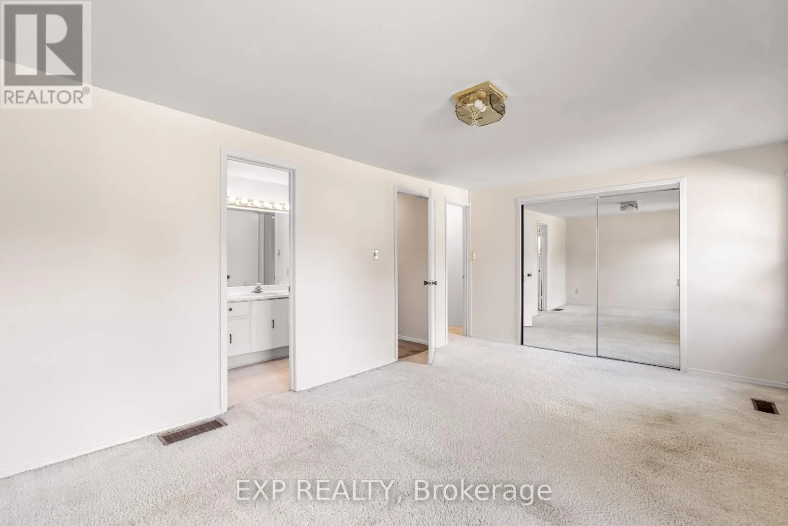 70 PILKINGTON CRESCENT