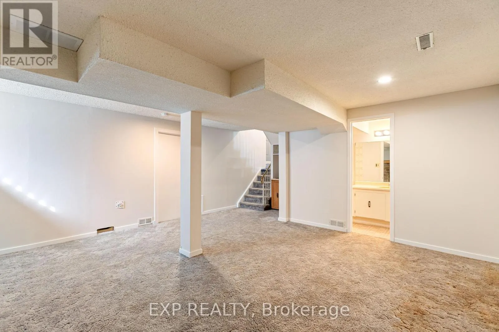 70 PILKINGTON CRESCENT