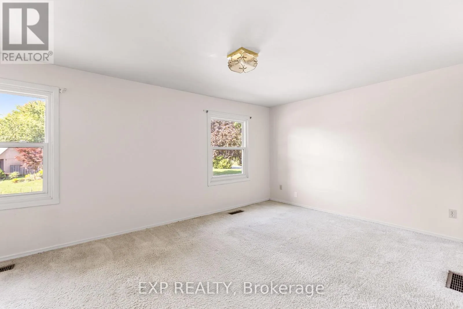 70 PILKINGTON CRESCENT