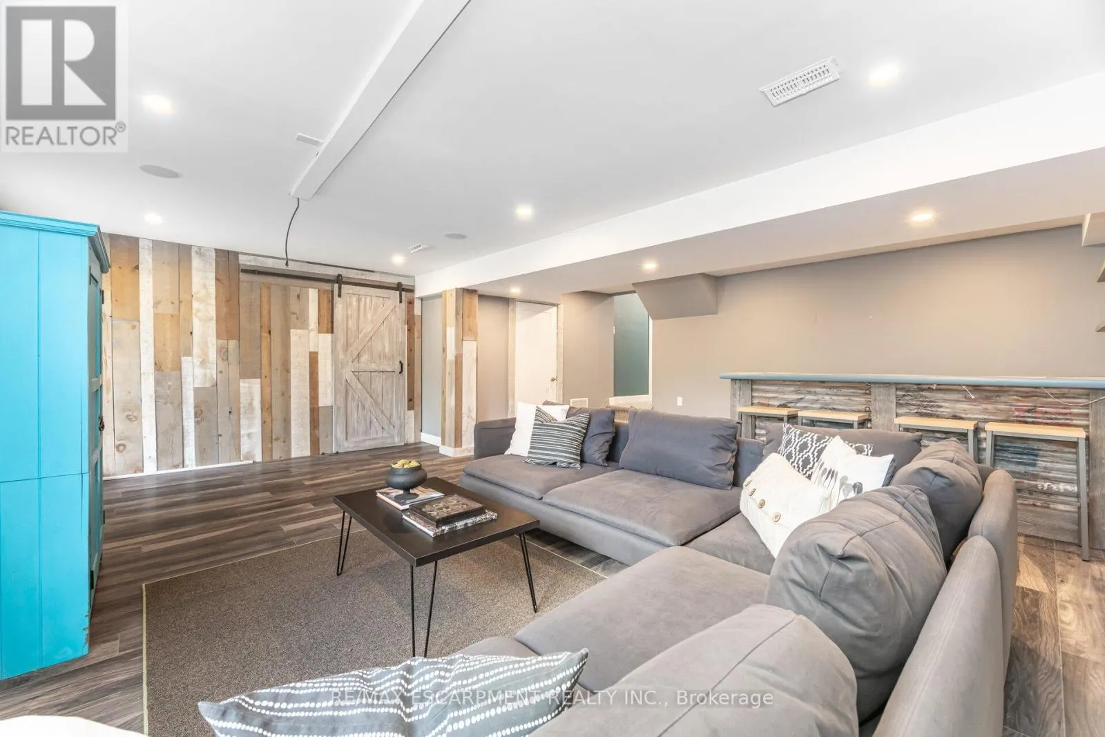 362 PRINCE OF WALES DRIVE